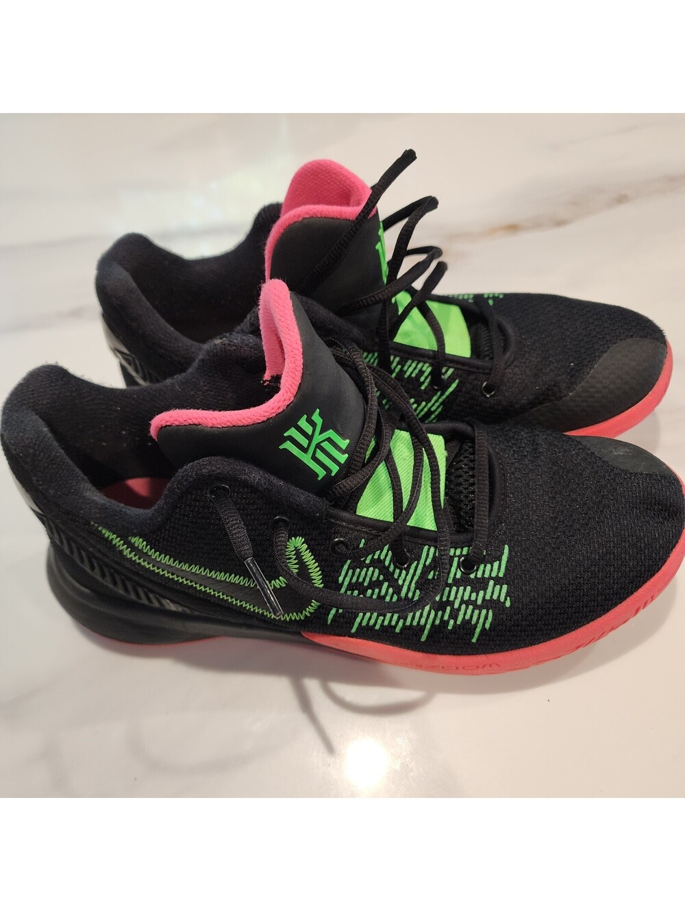 Nike Kyrie Flytrap II Black Hyper Pink Rage Green Basketball Shoes Men’s 9.5